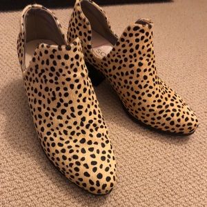 Leapard booties.